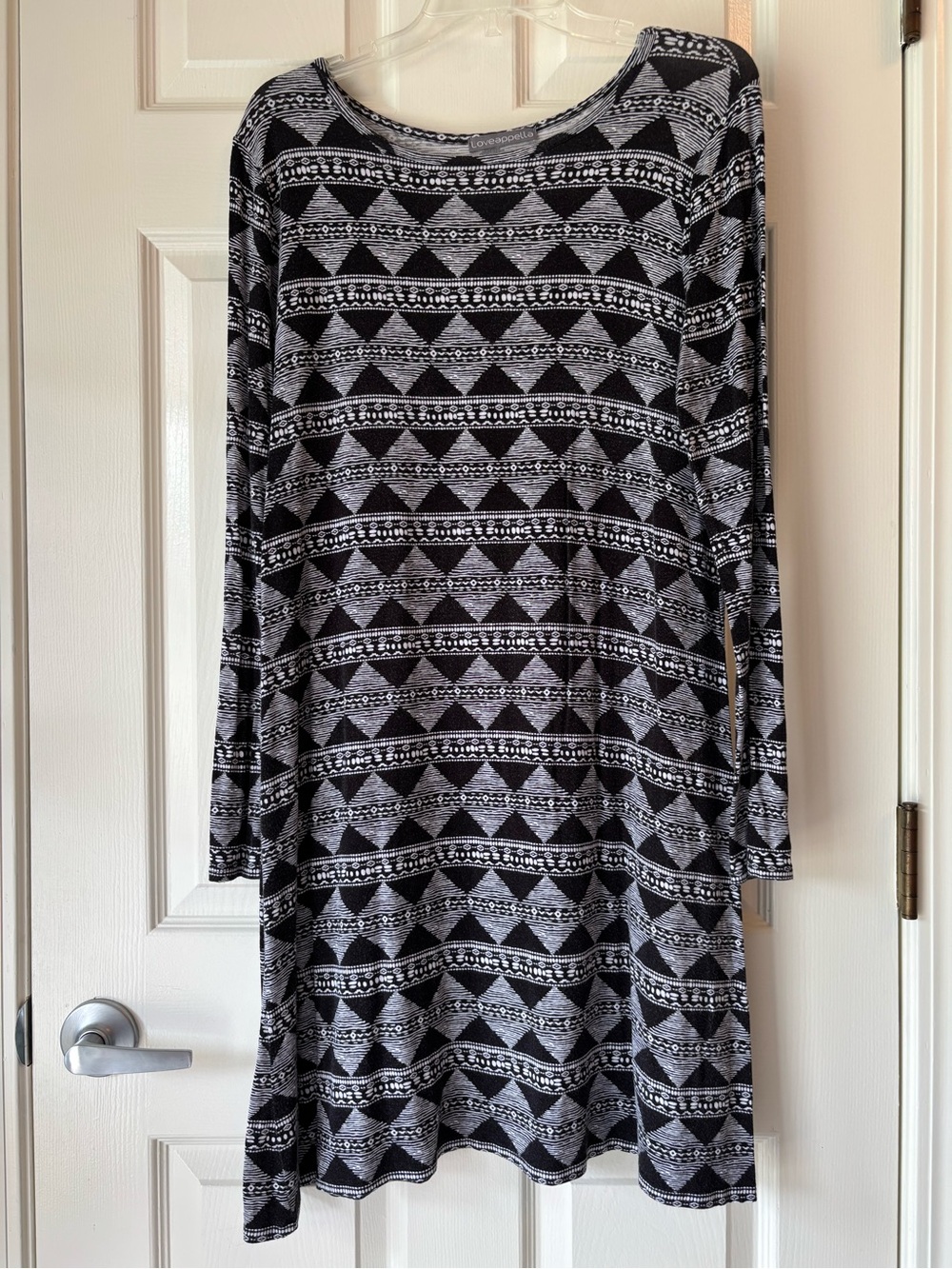 Loveappella Black & Gray Geometric Long Sleeve Dress